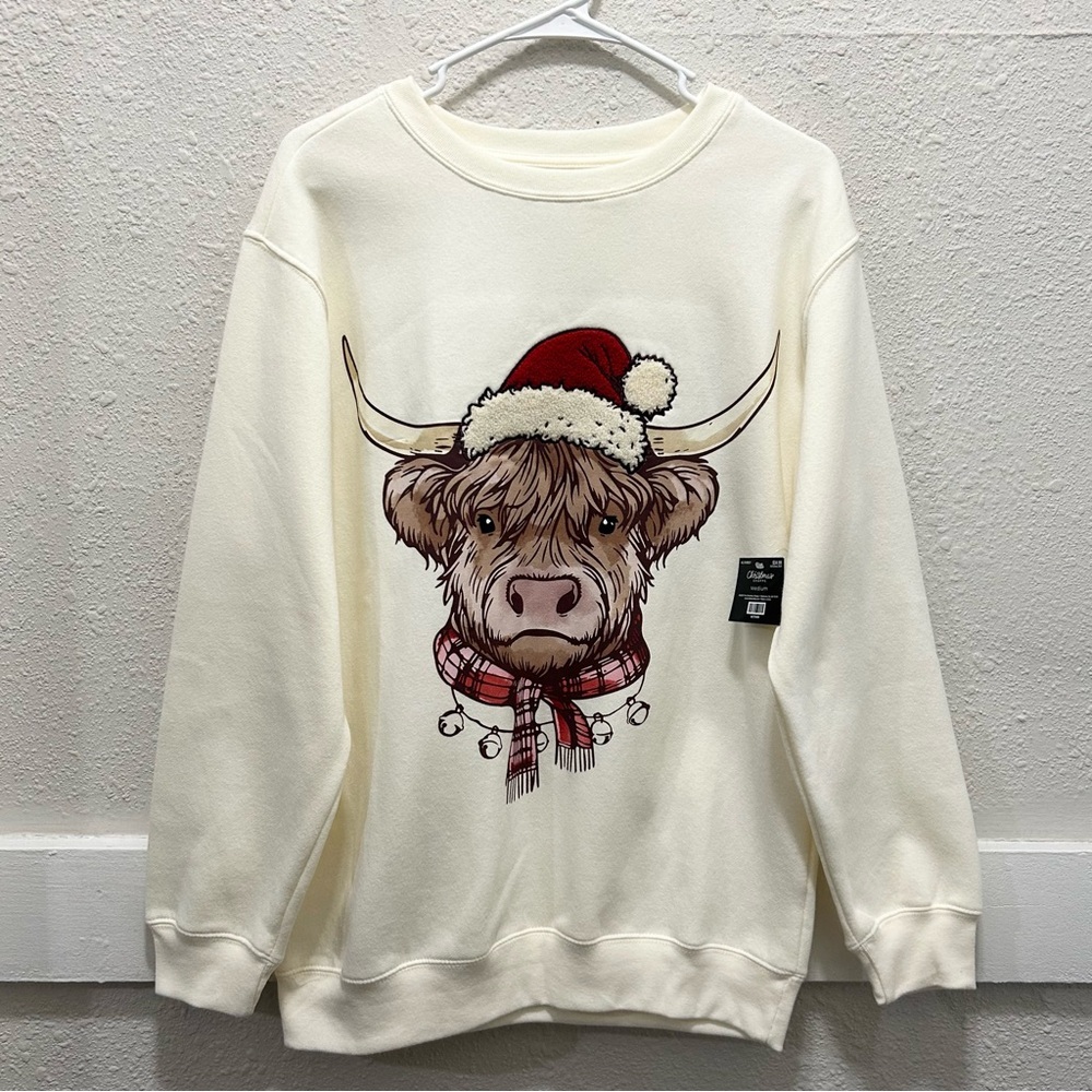 FREEZE Cream Christmas Cow with Scarf & Hat Sweatshirt NWT Medium